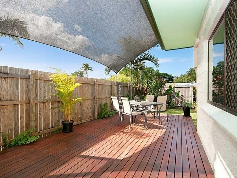 1/10 Tristania Street, Holloways Beach QLD 4878