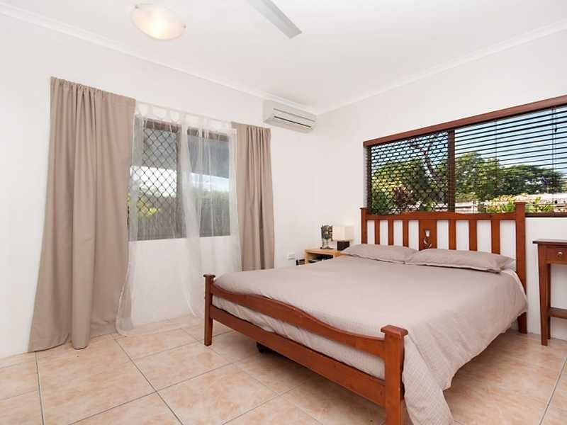 1/10 Tristania Street, Holloways Beach QLD 4878