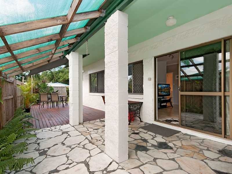 1/10 Tristania Street, Holloways Beach QLD 4878