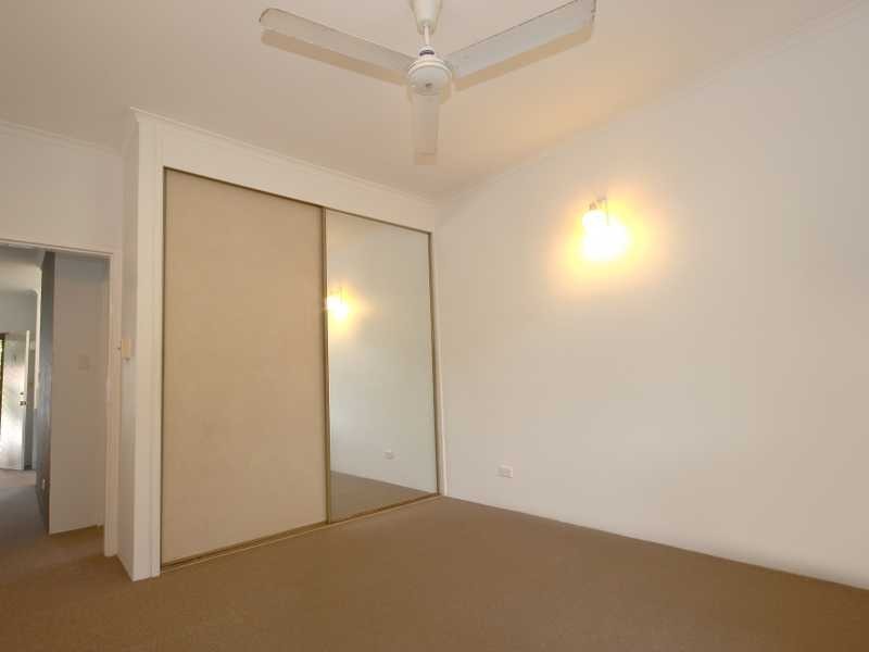 30/21-23 Poinciana Street, Holloways Beach QLD 4878