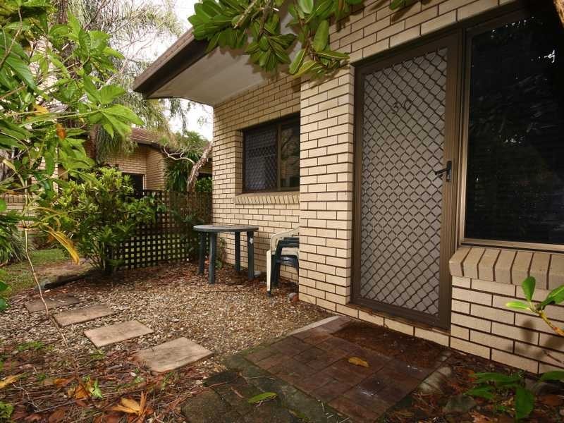 30/21-23 Poinciana Street, Holloways Beach QLD 4878