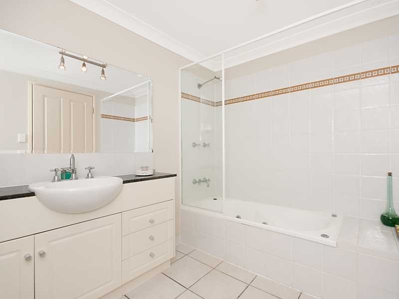 8/293 Esplanade, Cairns North QLD 4870