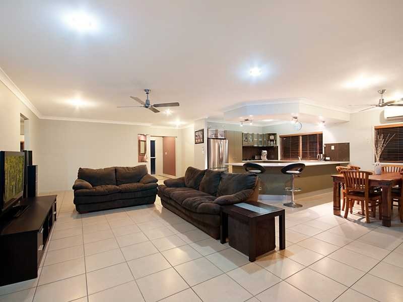 39 Elphinstone Street, Kanimbla QLD 4870