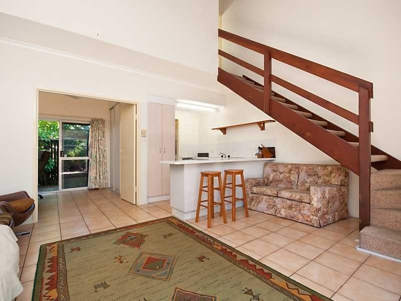 81-83 Jensen Street, Whitfield QLD 4870