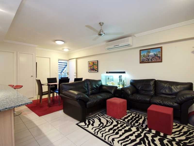2/242 Grafton Street, Cairns North QLD 4870