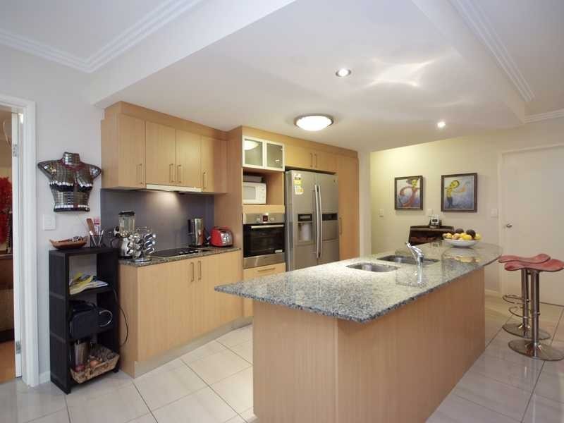 2/242 Grafton Street, Cairns North QLD 4870