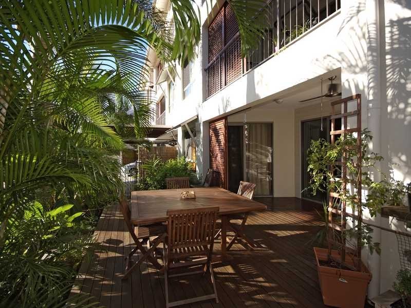 2/242 Grafton Street, Cairns North QLD 4870