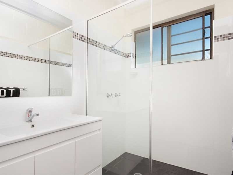 1/64-66 Rigg Street, Woree QLD 4868