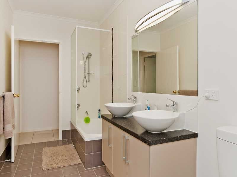 29 Passchendaele Street, Stratford QLD 4870