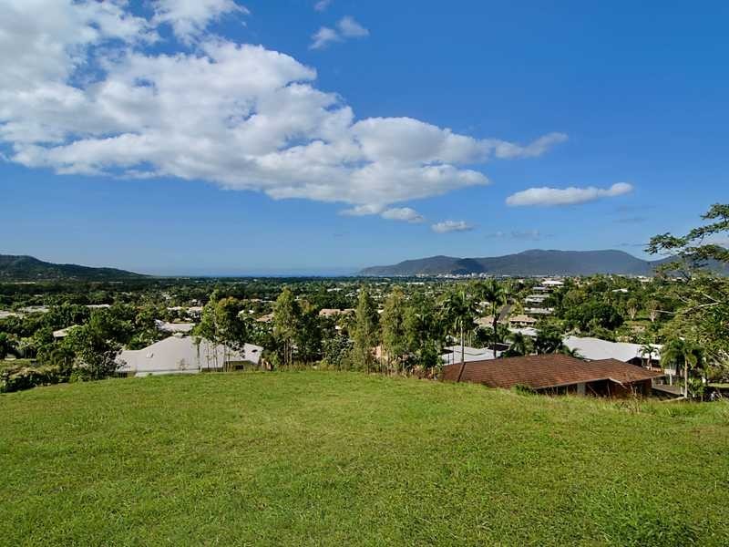 4 Strutton Place, Mooroobool QLD 4870