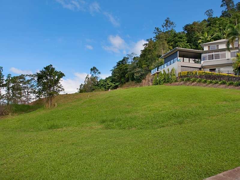4 Strutton Place, Mooroobool QLD 4870