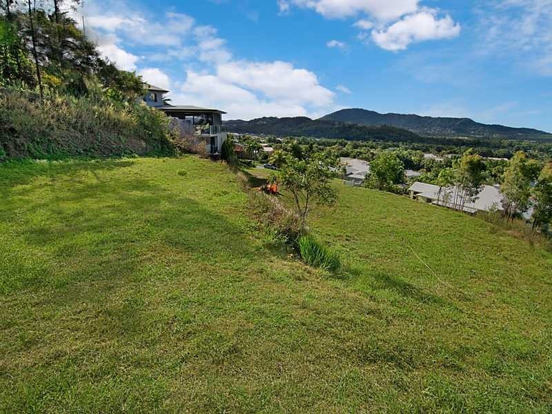 4 Strutton Place, Mooroobool QLD 4870
