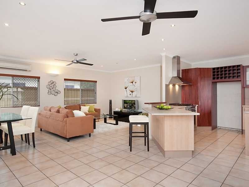 156 Greenslopes Street, Edge Hill QLD 4870