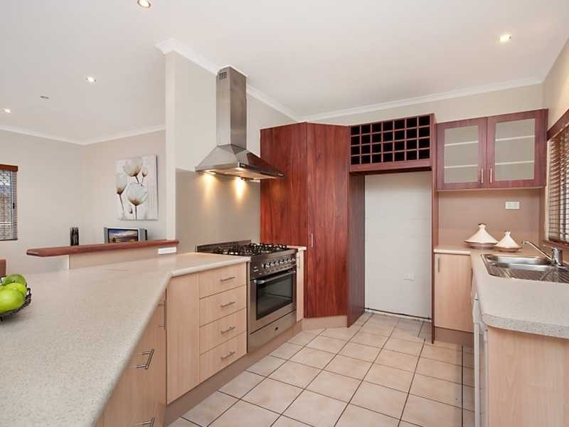 156 Greenslopes Street, Edge Hill QLD 4870