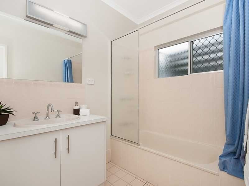 156 Greenslopes Street, Edge Hill QLD 4870