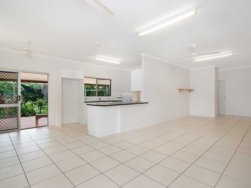 21 Garland Close, Kanimbla QLD 4870