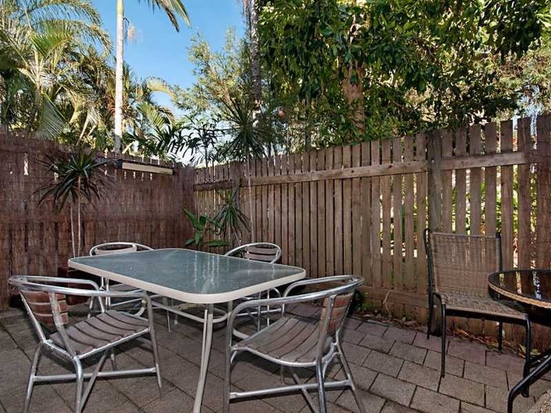 2/6 Grantala Street, Manoora QLD 4870