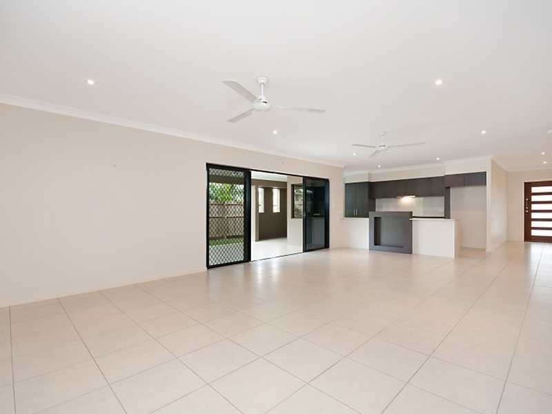 7 Scaglioni Street, Redlynch QLD 4870