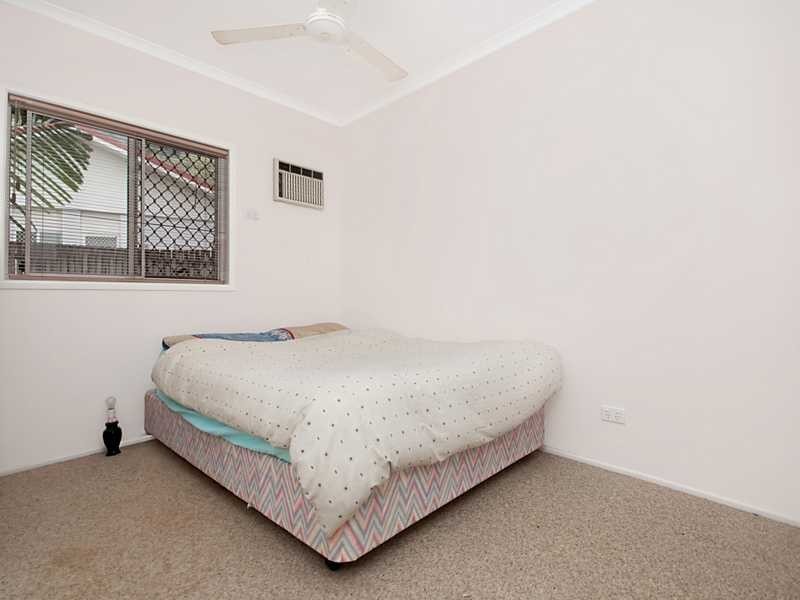 14 Hymes Street, Kanimbla QLD 4870