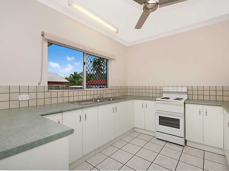 271 Robert Road, Bentley Park QLD 4869