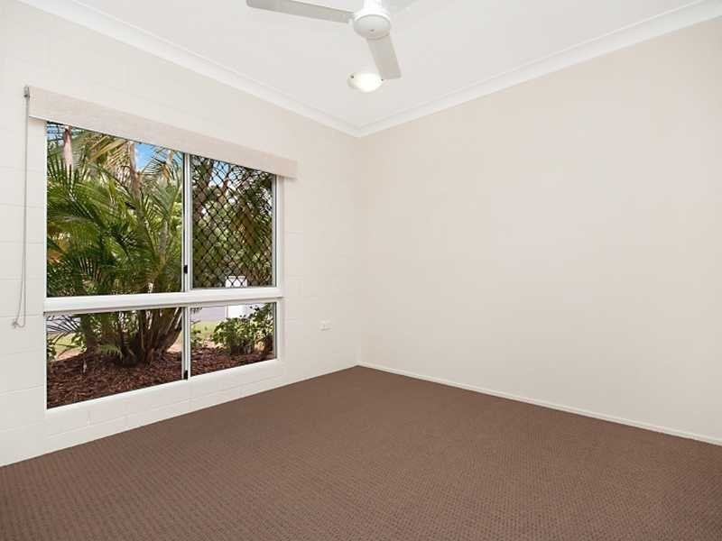 271 Robert Road, Bentley Park QLD 4869