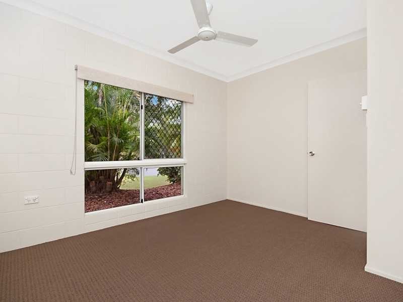 271 Robert Road, Bentley Park QLD 4869