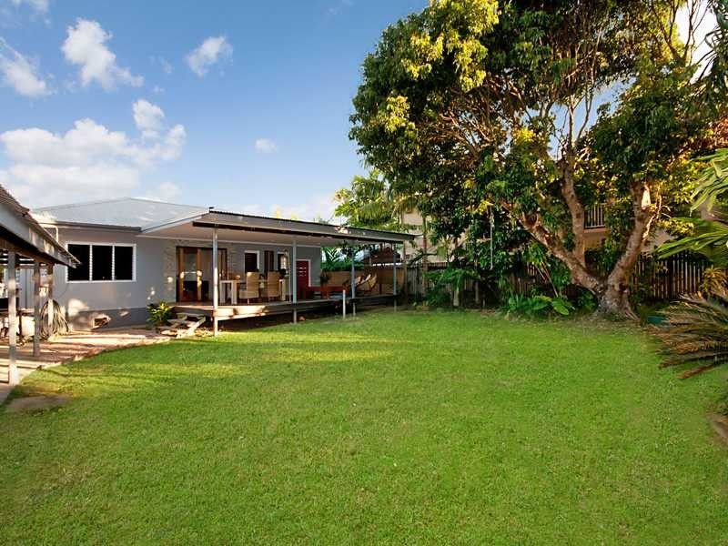 2 Casella Street, Earlville QLD 4870