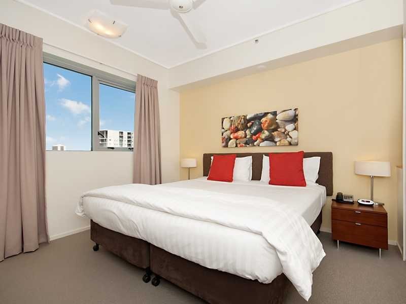 30904/99 Esplanade, Cairns City QLD 4870