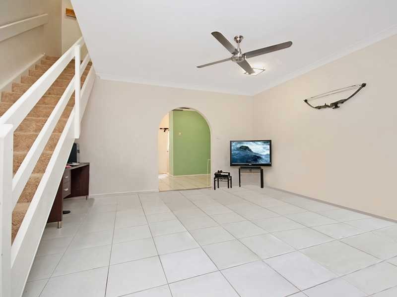 4/80 Old Smithfield Road, Freshwater QLD 4870