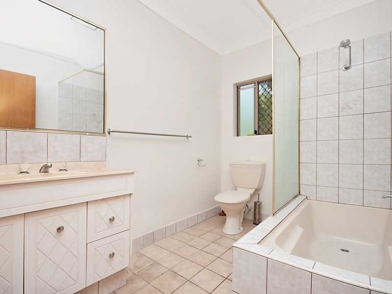 4/80 Old Smithfield Road, Freshwater QLD 4870