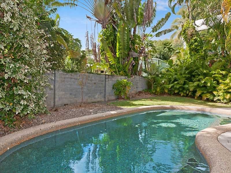 4/80 Old Smithfield Road, Freshwater QLD 4870