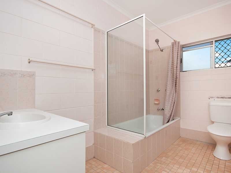 13 Vianen Close, Bentley Park QLD 4869