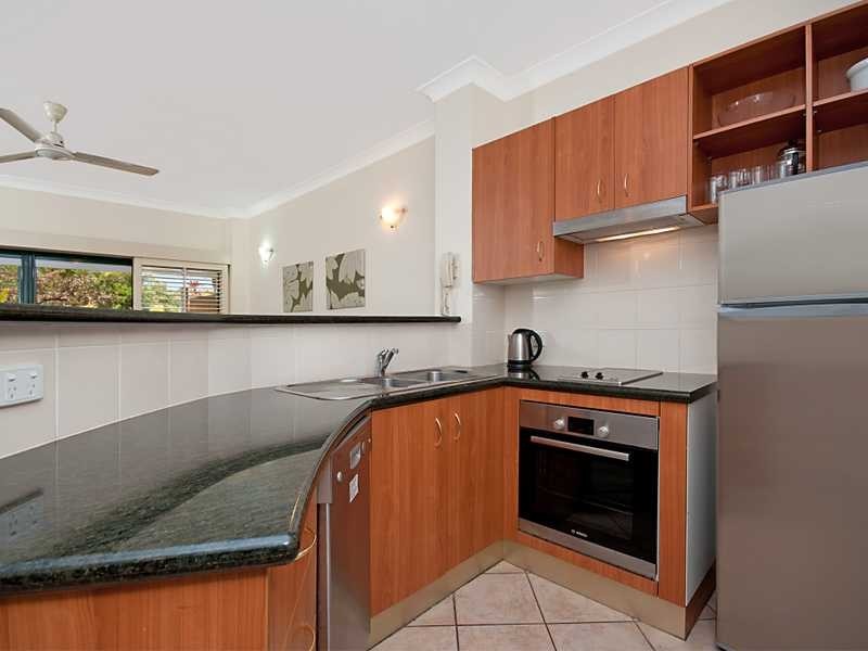 6/233 Esplanade, Cairns North QLD 4870