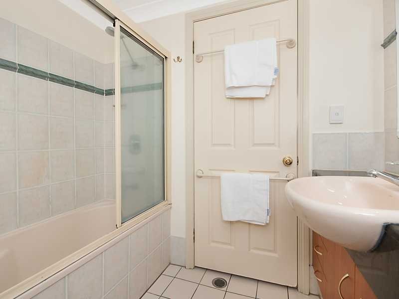 6/233 Esplanade, Cairns North QLD 4870