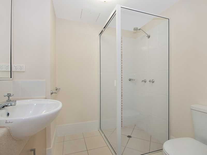 8/376 Severin Street, Parramatta Park QLD 4870