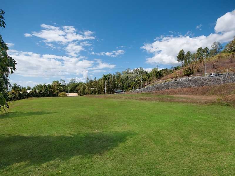 11 Knight Road, Smithfield QLD 4878