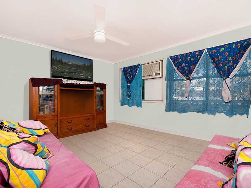 30 Long Street, Mooroobool QLD 4870