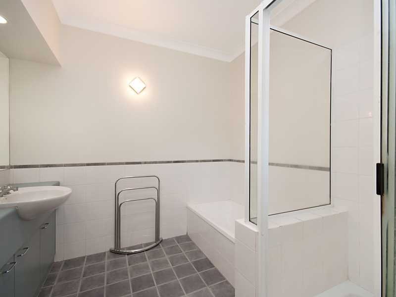 1/17 Digger Street, Cairns North QLD 4870