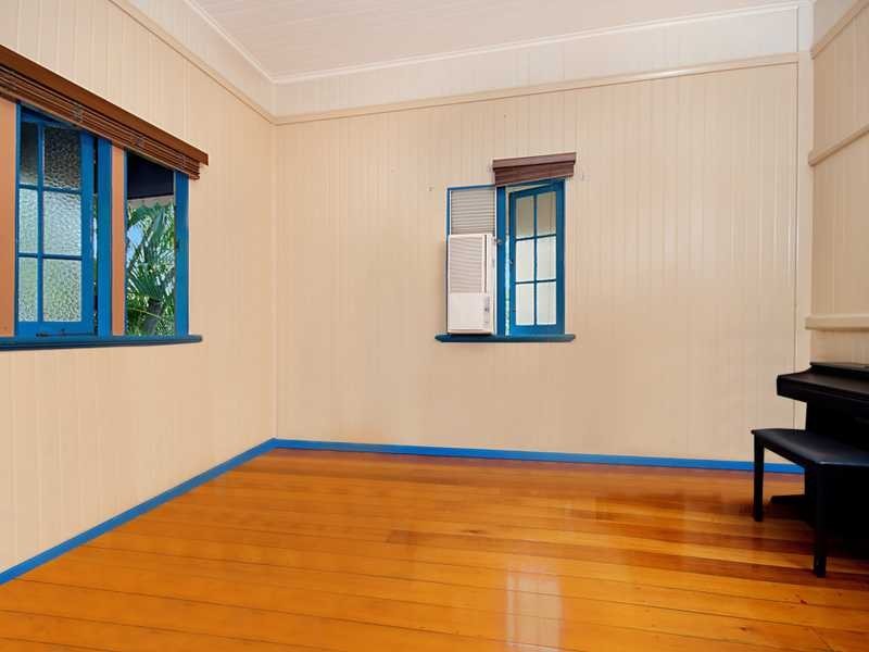 22 Grove Street, Cairns North QLD 4870