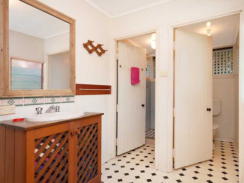 22 Grove Street, Cairns North QLD 4870