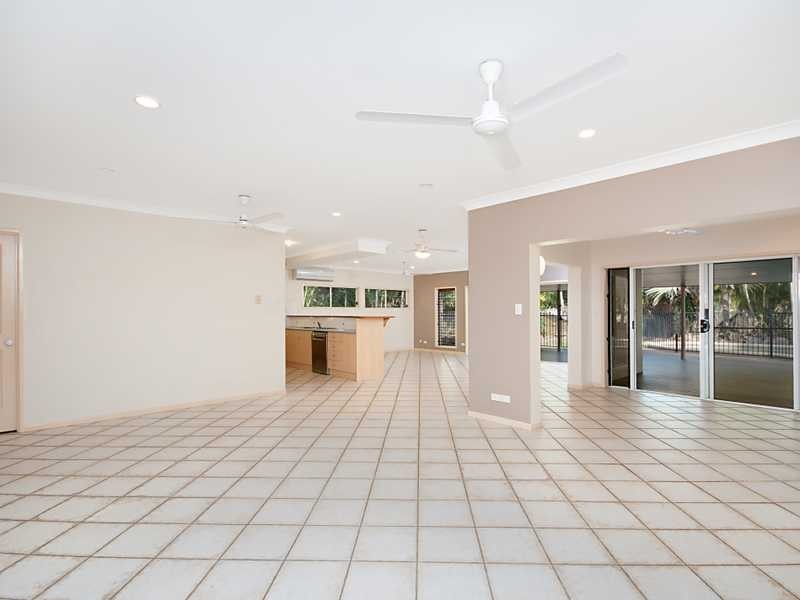 19 Parkinson Avenue, Kewarra Beach QLD 4879