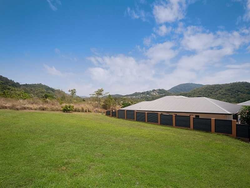 18 Trumpeter Street, Kanimbla QLD 4870