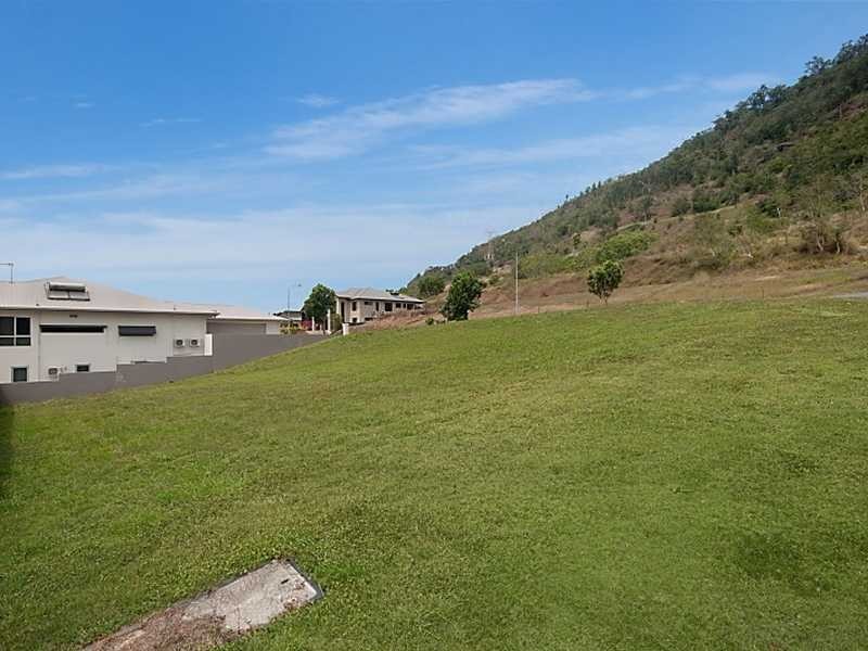 18 Trumpeter Street, Kanimbla QLD 4870