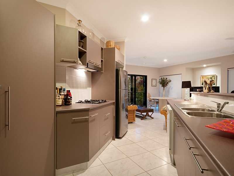 10 Kawana Street, Caravonica QLD 4878