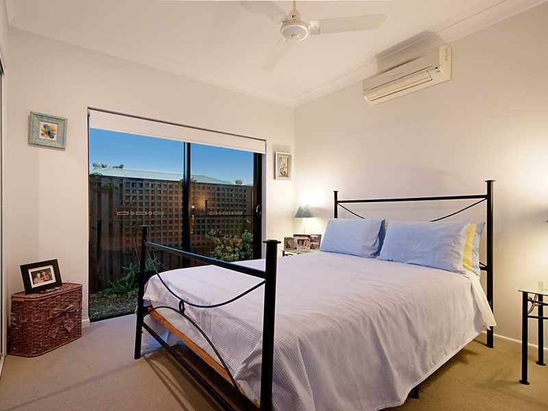 10 Kawana Street, Caravonica QLD 4878