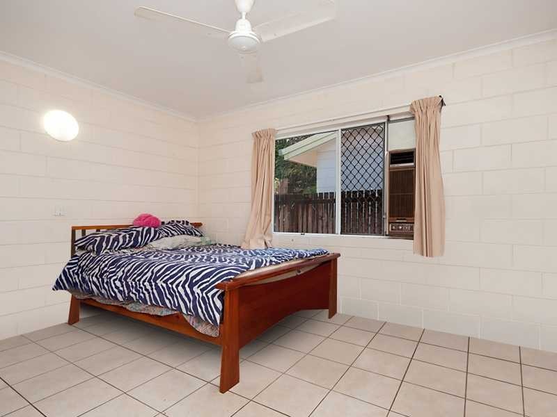 2/165 Mayers Street, Manoora QLD 4870