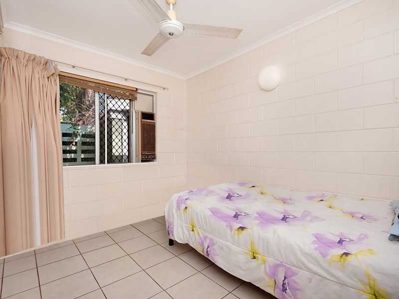 2/165 Mayers Street, Manoora QLD 4870