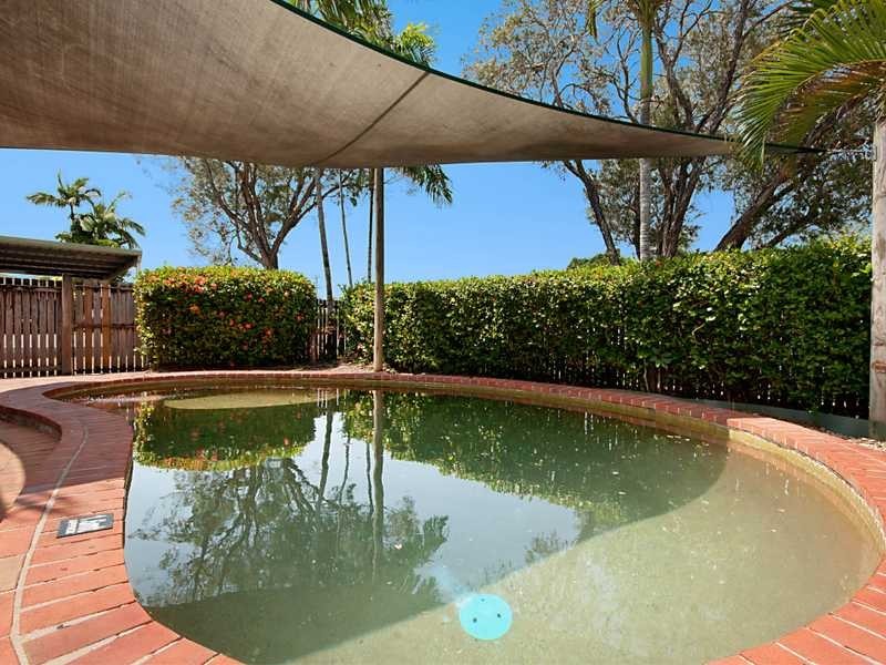 2/165 Mayers Street, Manoora QLD 4870