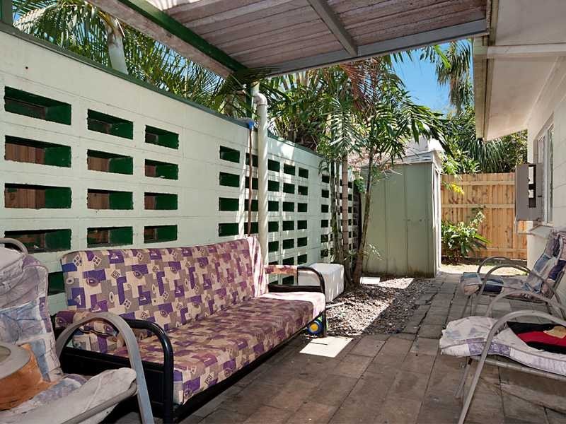 2/165 Mayers Street, Manoora QLD 4870