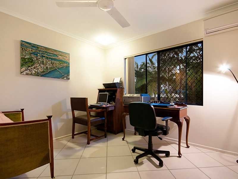 1 Iona Close, Edge Hill QLD 4870